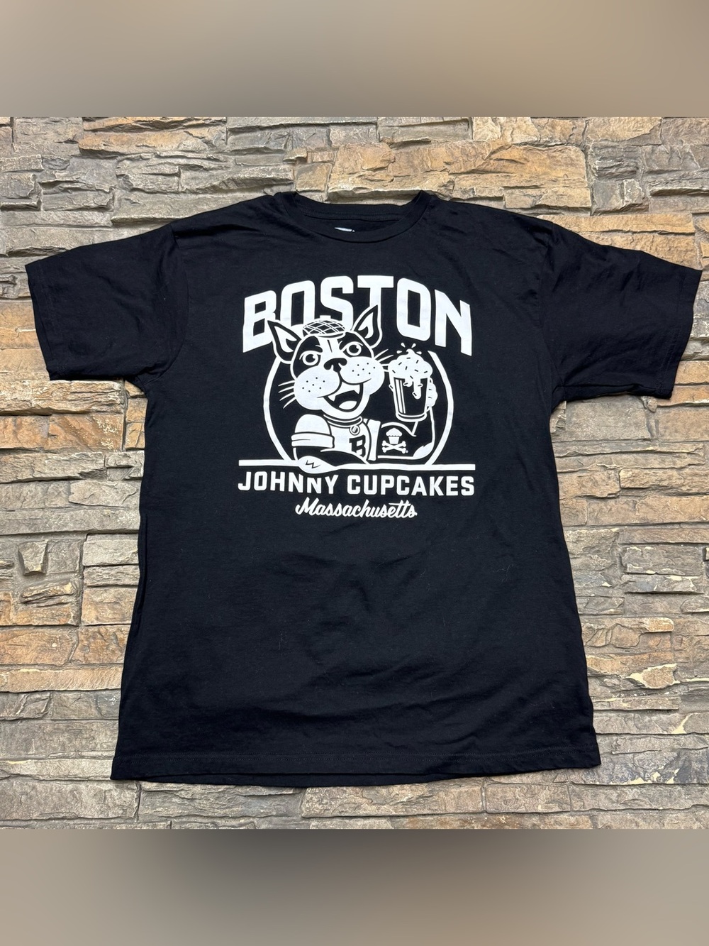 Johnny Cupcakes Boston Massachusetts Shirt Men’s Large Black Tee Cotton Nice
